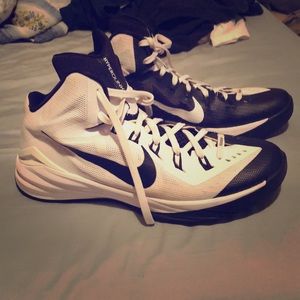 Nike Hyperdunk Basketball Shoe